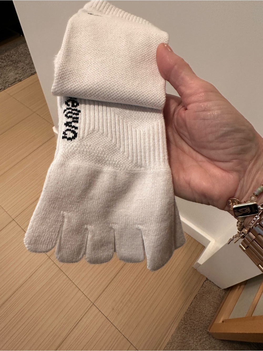 Women’s Peluva White Ultra Move Crew Socks - Size S - Picture 3 of 3